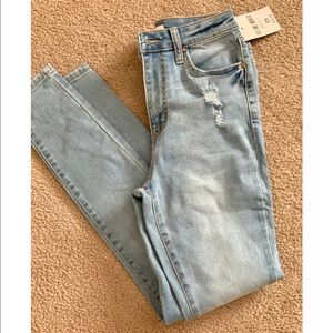 Brandnew Fairfax skinny jeans size 25